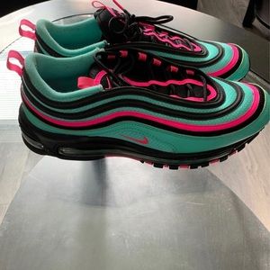 Men air max wore twice great condition size 10